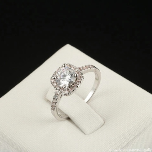 🎅 18k plated silver ring with CZ! - Picture 3 of 5